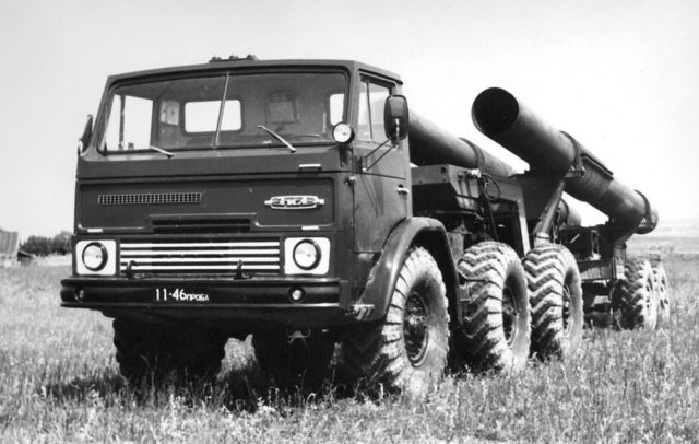 Öttonnás NAMI-094. A YaMZ-238-as dízelmotorból 14,6 és 24,7 liter közötti lökettérforgatú változatok készültek. A leggyengébb 240, a legerősebb 450 lóerős volt (1963)