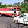 Buszból belemezelt szükségteherautó Agrában