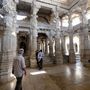 A ranakpuri Jain-templom tiszta márvány, s 1444 oszlop található benne