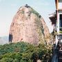 A Cukorsüveg-hegy: a braziloknak mindenről a cukor jut az eszükbe, mondjuk okkal. A helyi alkoholos autózásnak is a cukornád-maradék az alapja