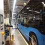 Jelenleg szinte csak bilikék buszok vannak az eCitaro gyártósorain (fotó: Omnibusz Facebook oldala)