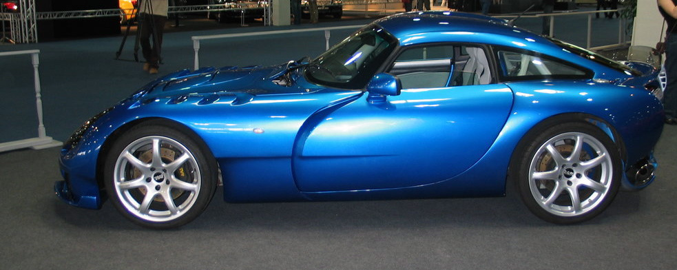 Finoman álcázott sugárhajtómű (Pagani Zonda F Roadster)