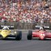 Prost (Renault Turbo) védekezik Arnoux (Ferrari Turbo) támadásai ellen az 1983-as Brit GP-n. A konstruktőri vb-címet a Ferrari nyerte
