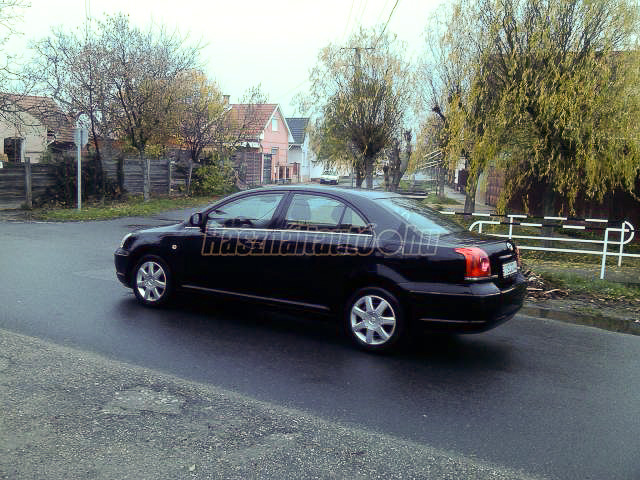 A tegnap, a telefonhívásom után azonnal törölt hirdetésben még 127 ezer kilométert futottként szerepelt a 2003-as Avensis