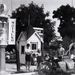 1937-ben már állt egy kis faépület. A BSA motoron a Kristályvíz igazgatójának kisfia, a motor mellett Landthaller Tasziló