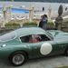 Aston Martin DB4 GT Zagato, egyike a tizenkilencnek. De vajon mit láthat a néni, ami ennél is érdekesebb?
