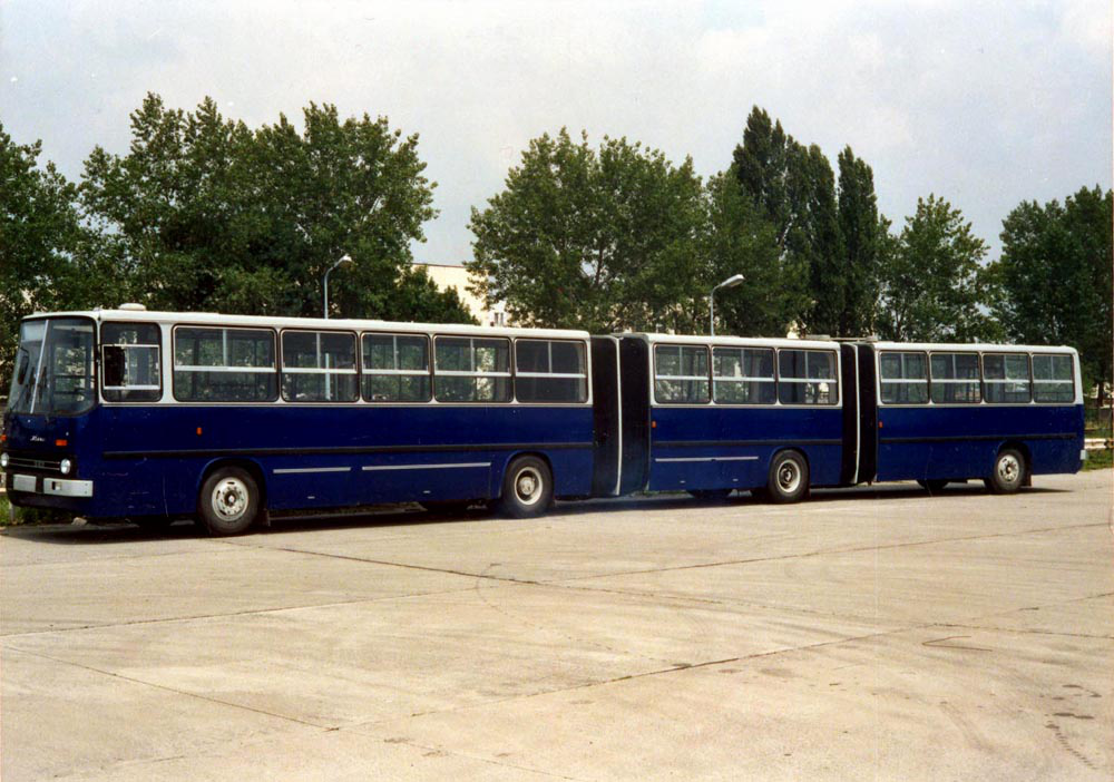 Az itthon maradt C83.31 már átalakított ajtókkal (fotó: fotobus.msk.ru)