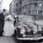 Két szám, három betű a rendszámon, az évszám azonban már 1948. Az autó egy Tatra 87-es, a helyszín Budapest, a Bazilikánál (Fotó: Fortepan/Hámori Gyula)
