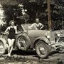 Egy igazi ínyencség 1937-ből: egy Bugatti.Természetesen a kornak megfelelő rendszámmal(Fotó: Fortepan/Kelemen Zsuzsa)