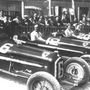 Sorra nyerték a versenyeket az 1930-as években a Scuderia Ferrari színeiben versenyző Alfa Romeo versenyautók