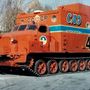 Az első harkovcsanka még emlékeztetett az AT-T katonai vontatóra