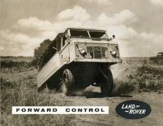 Parasztnak, tanyára. A már majdnem szériaérett Land Rovernek se ereje, se kényelme nem volt. Kibővített, közútra is alkalmas traktornak szánták