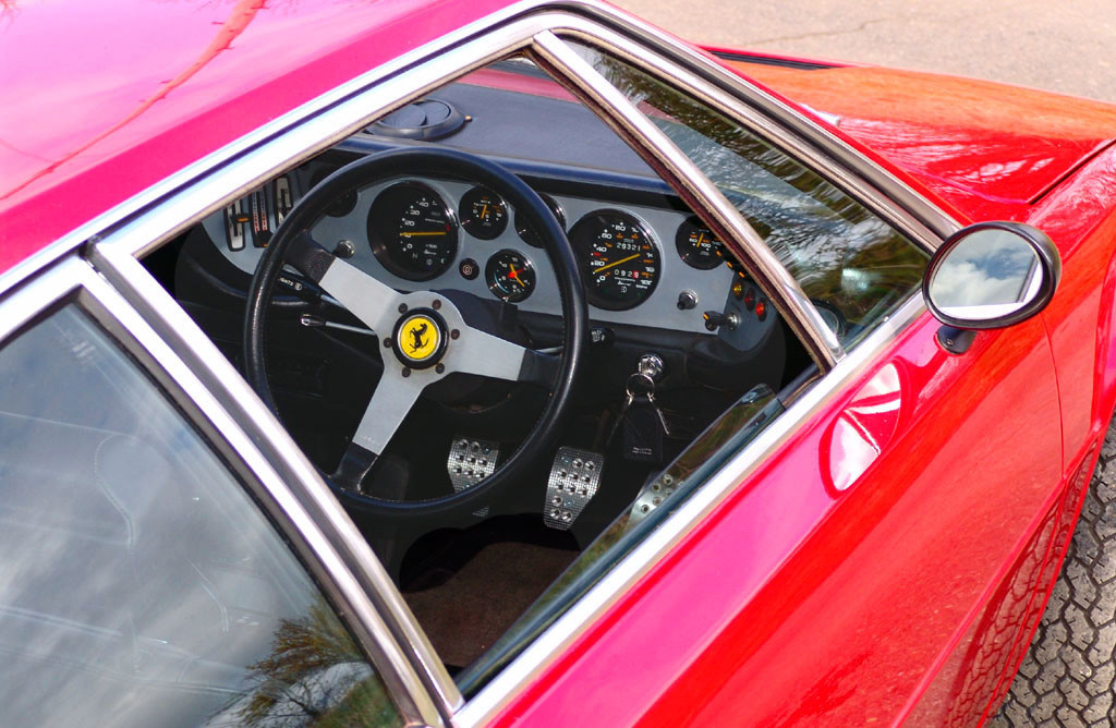 Pont olyan elrendezésű volt az 512 BB, mint az akkori F1-es Ferrarik