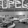 Íme az 1969-es IAA-n berendezett Opel stand. A kép bal oldalán, alul láthatóak cikkünk itt színre lépő főszereplői