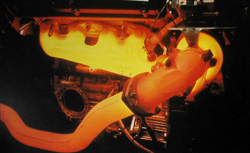 A BMW 2-2 hengerpár gázait vezeti a twinscroll turbókhoz
