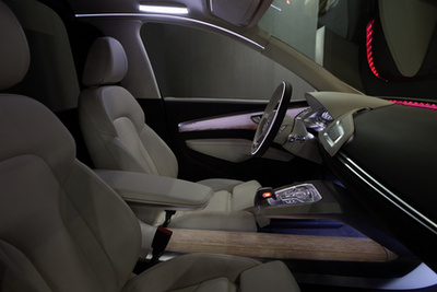 Az Audi TT Coupe LED Matrix első fényszórója, nappali menetfénnyel