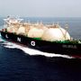 LNG-tanker a jól látható tartályokkal