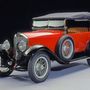 A világ egyik első kompresszoros autója az 1921-es Mercedes 6/25-ös típus. A másik szintén Mercedes volt, a 10/40-es 