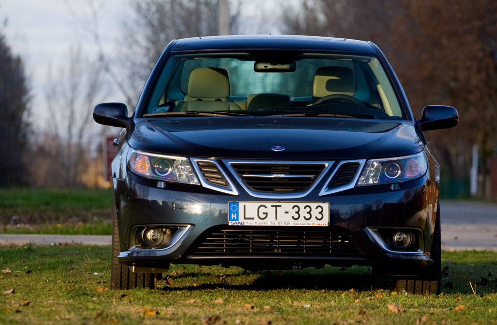 A Saab leizgalmasabb része a rendhagyó pohártartó