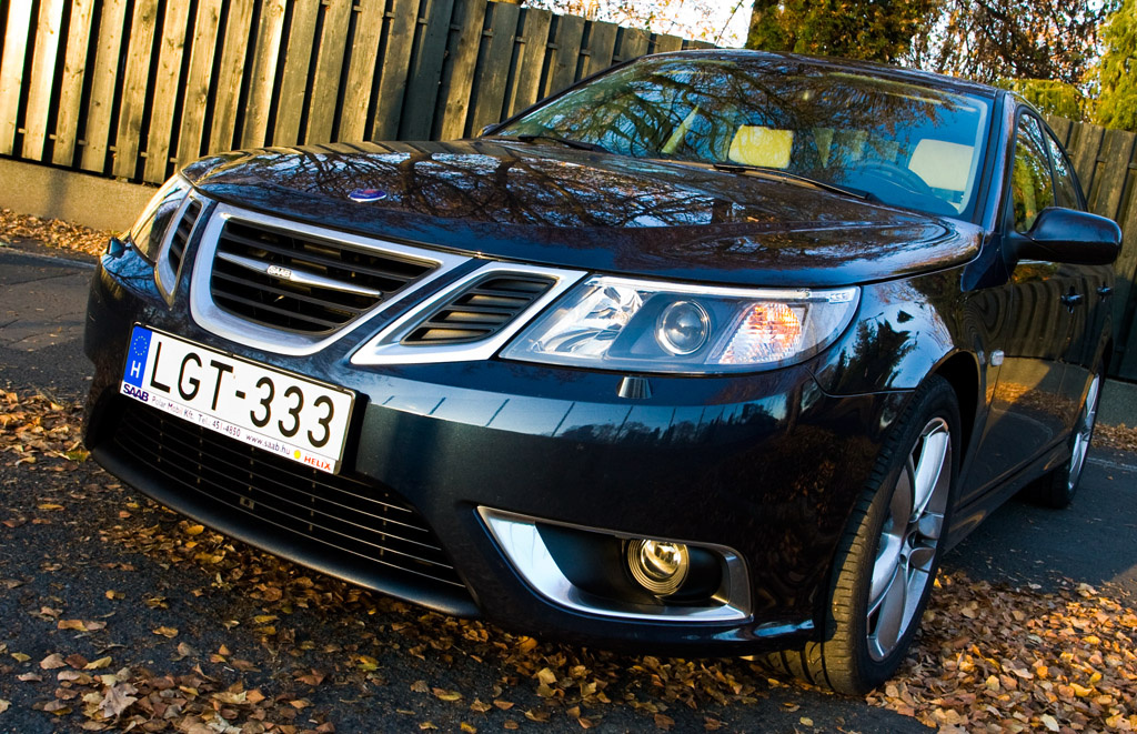 A Saab leizgalmasabb része a rendhagyó pohártartó