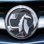 Vauxhall, elég sok Opelen látni ilyen emblémát, ha törik egyszerűbb megvenni  hozzá a jobbkormányos, bontott, méretazonos elejt