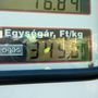 Itt még a decemberi egységárat láthatják. Ez januárban felment 370 fölé, miközben a benzin literenkénti ára 330 forintra mérséklődött. A Skoda 7 liter benzint, illetve 4,3 kiló CNG-t kért száz kilométerenként