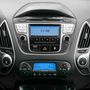 A korabeli gyári Hyundai rádió nem katasztrófa, és Bluetooth, USB és kis jack csatlakozója is van