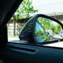 A külső tükör belseje világít, ha a holttérben autó bukkan fel