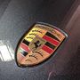 Ellenben megnézhettük az új Porsche logót, ami szinte majdnem ugyanolyan, mint a régi