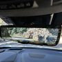 Digitális tükör is van az autóban, ami sok helyzetben hasznos lehet
