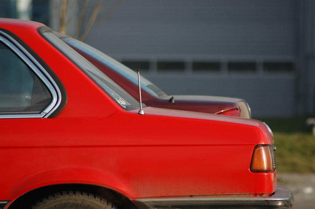 Kari azonosította a világ legbizarrabb kipufogóját (Peugeot 407 Coupe)