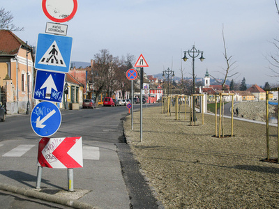 Európai kerékpáros főútvonal, a lépcsős aluljárón át