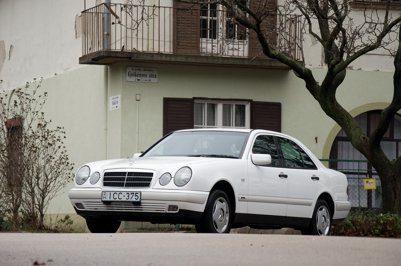 Mercedes Citan Tourer és T osztály néven személyautó változat is készül a Citanból, ami eredetileg nem más, mint egy Renault Kangoo. Tehát francia. Vagy mégis német?